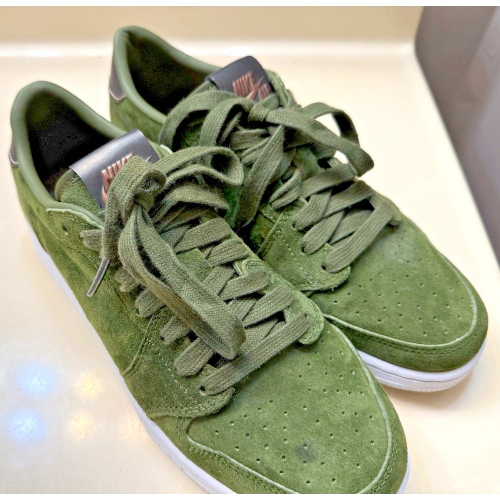Air Jordan 1 Retro Low NS HC Style# 919705-330 Sz 7.5 Youth Green Suede Sneakers